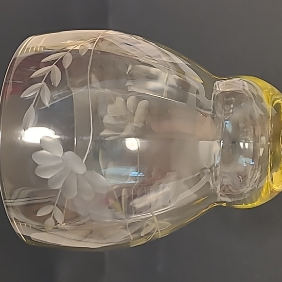 Set of 4 Vintage Etched Vaseline Glasses - Picture 11 of 17